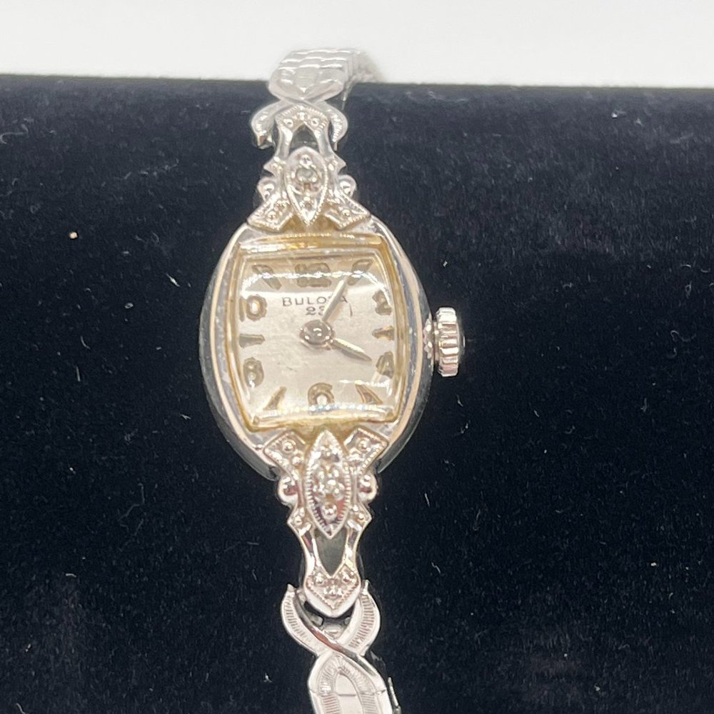 1960's Bulova 23 jewels  LePetite Wrist Watch